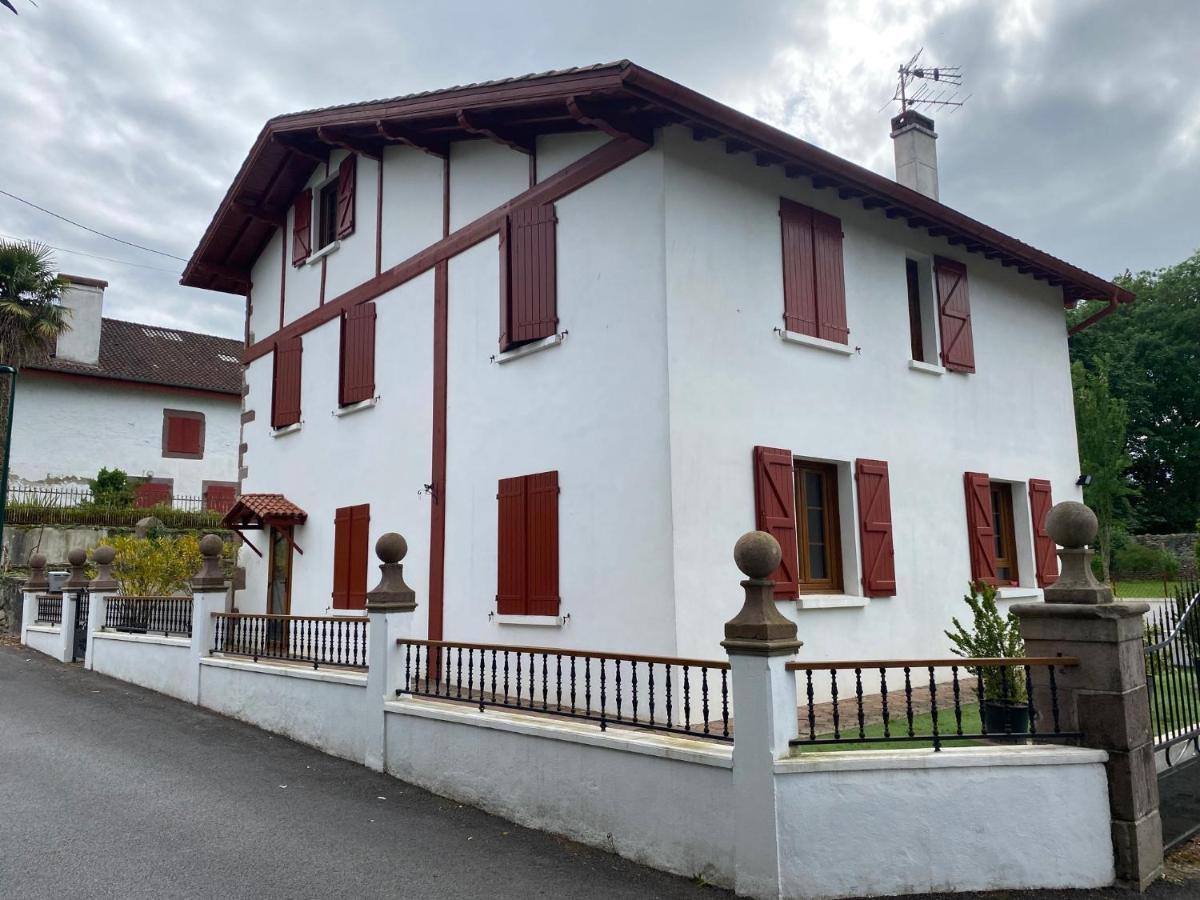 Maison Bernatenia Uhart-Cize Exterior photo
